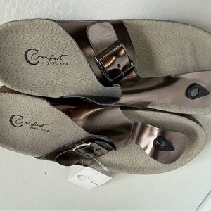 Comfort Women's Metallic Bronze Thong Sandals with Buckle
